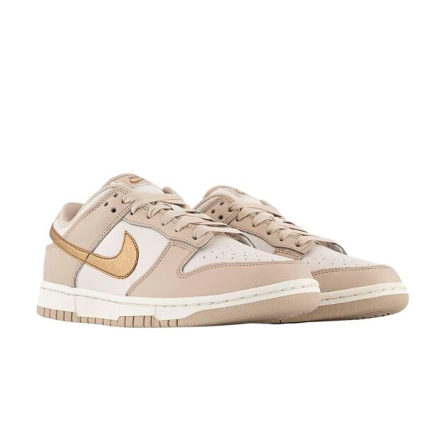 Tênis SB Dunk Gold Swoosh